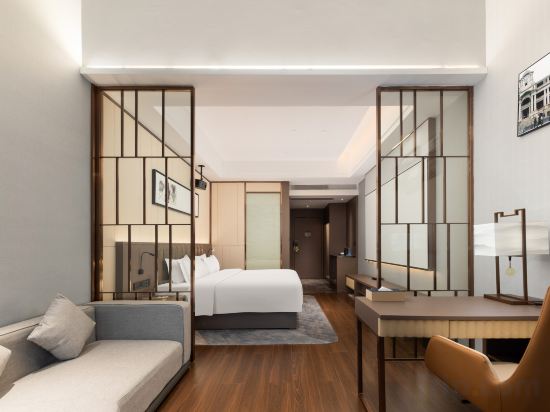 Hong Zhou Century Hotel Room Type - Luxury King Room (full-view Floor-to-ceiling Windows Separate Living Room