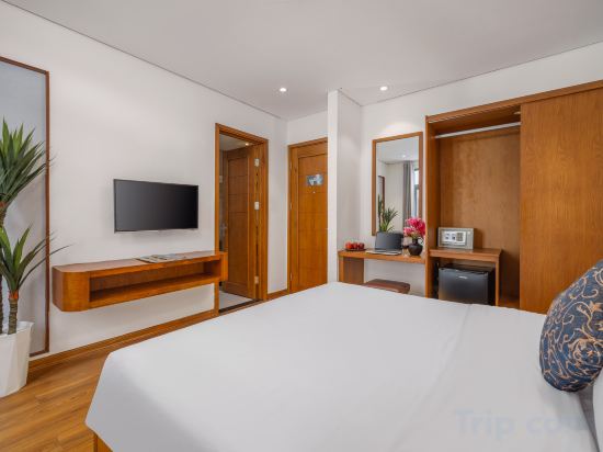 Hai Trieu Hotel Room Type - Deluxe City View