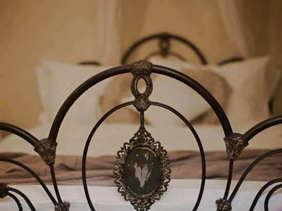 Shila Athens Room Type - Attic Antique