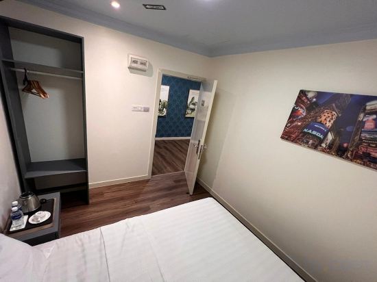 Hotel AL Amin Room Type - Standards Double With Shared Bathroom & Fan
