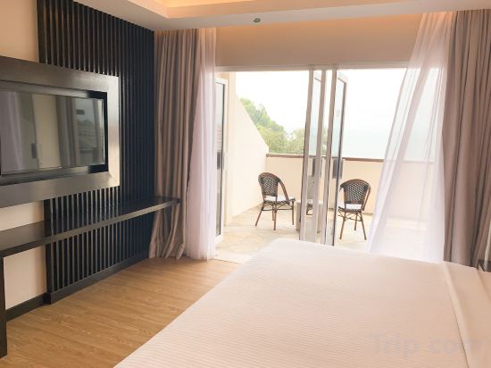Villea Port Dickson Room Type - Deluxe King Sea View