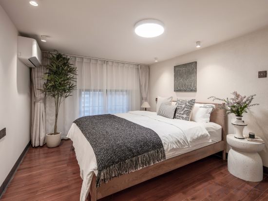 If House Room Type - Classic Room - 2-Room (1 Living Room) If House Room Type - Classic Room - 2-Room (1 Living Room)