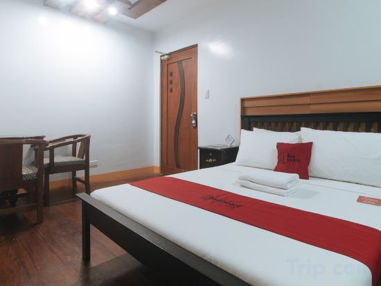 RedDoorz @ Nick Hotel Isabela Room Type - RedDoorz Executive Room (3 Adults) RedDoorz @ Nick Hotel Isabela Room Type - RedDoorz Executive Room (3 Adults)
