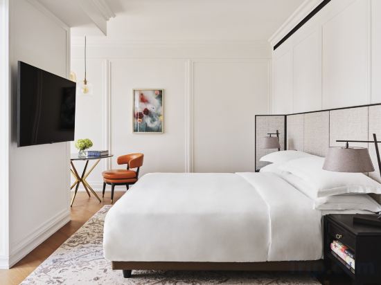 Park Hyatt London River Thames Room Type - ACCESSIBLE 1 KING BED ROLL-IN SHOWER