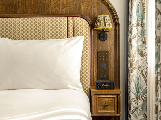 Bertrand's Townhouse Room Type - Deluxe Quarters
