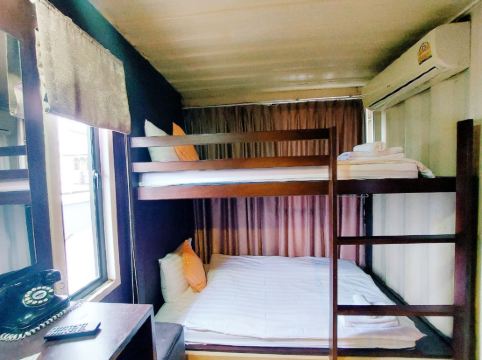 Retro Box Hotel Room Type - Semi Room(Bunk Bed)