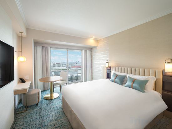 Kobe MerikenPark Oriental Hotel Room Type - Moderate Double East View