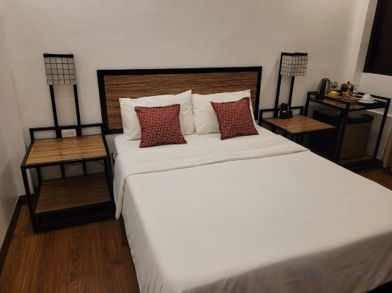 Fernvale Leisure Club and Resort Room Type - Standard Queen Room