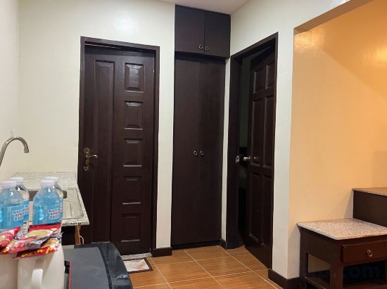 Venezia Suites Hotel Iloilo - Tap to explore photos