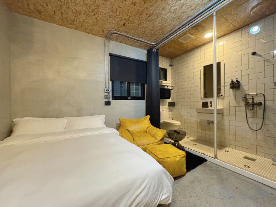 K.GOLD HOSTEL Room Type - Economy Double Room