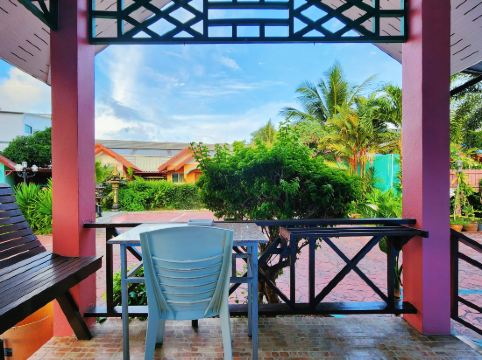 Phaithong Sotel Resort - Tap to explore photos
