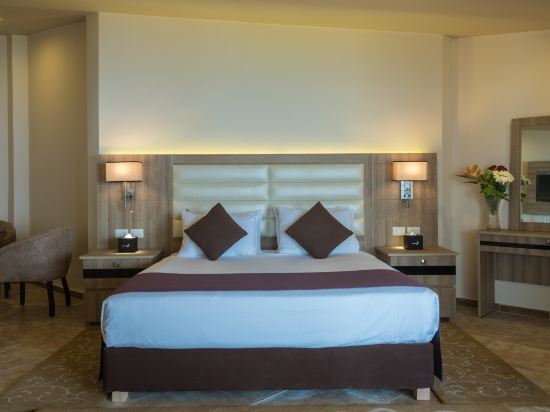 Pickalbatros Citadel Resort Sahl Hasheesh Room Type - Standard Triple Room with Sea View Pickalbatros Citadel Resort Sahl Hasheesh Room Type - Standard Triple Room with Sea View