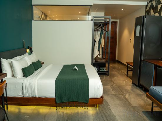 Baitong Hotel & Resort Room Type - Deluxe Pool View