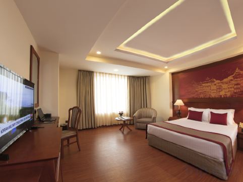 Royal Singi Hotel - Tap to explore photos