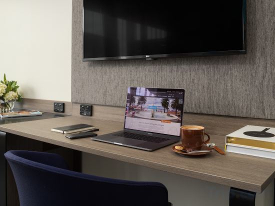 Novotel Geelong Room Type - Superior King Room with Balcony Novotel Geelong Room Type - Superior King Room with Balcony