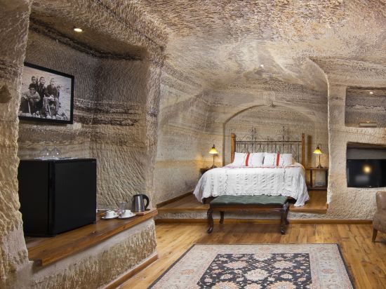 Terra Cave Room Type - King Cave Suite
