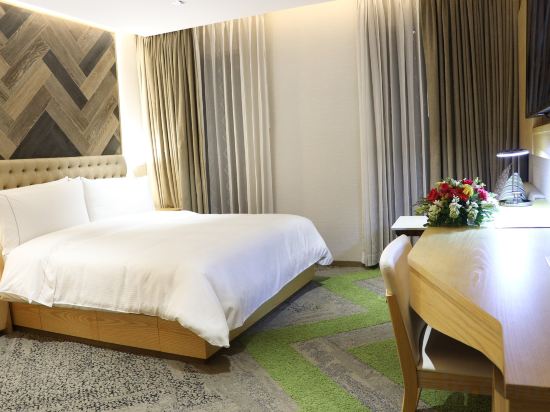 HANSA - A Premium Residence - Tap to explore photos