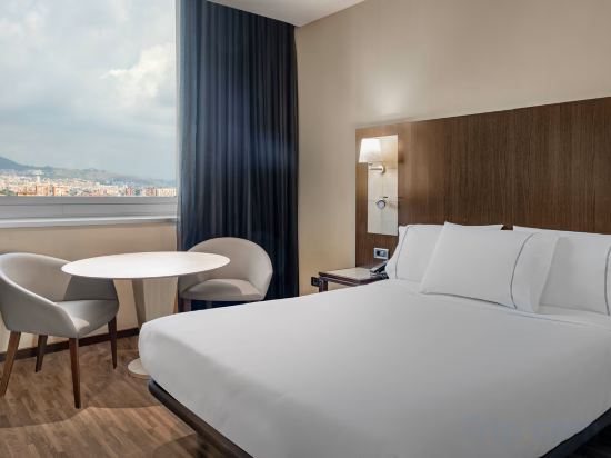 Leonardo Royal Hotel Barcelona Forum - Tap to explore photos