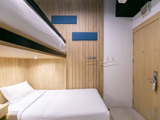 The Bedrooms Hostel Pattaya Room Type - Private Bunk Bed With Shared Bathroom