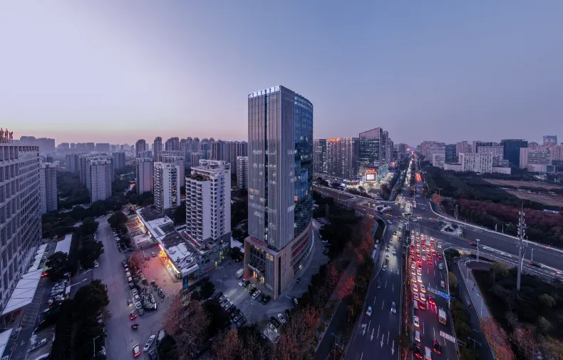 Lis Future Hotel (Zhengwuqu Swan Lake Wanda)