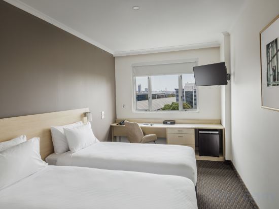Ibis Sydney Olympic Park Room Type - Standard Twin Room