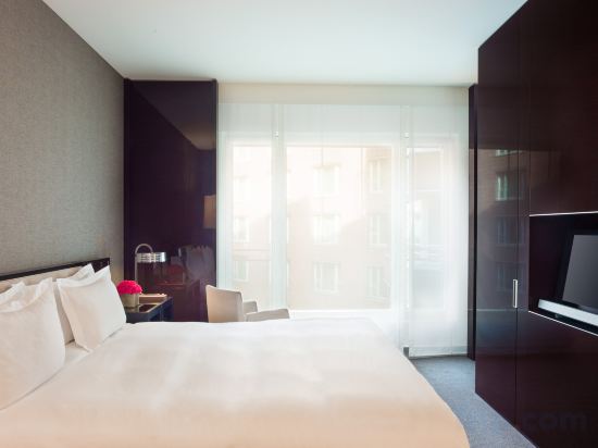 Grand Hyatt Berlin Room Type - Grand King Suite