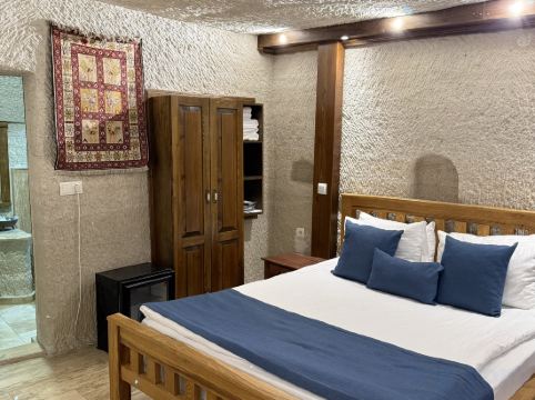Local Cave House Room Type - Entry Floor Triple Cave Room