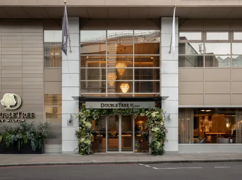 DoubleTree by Hilton London Victoria