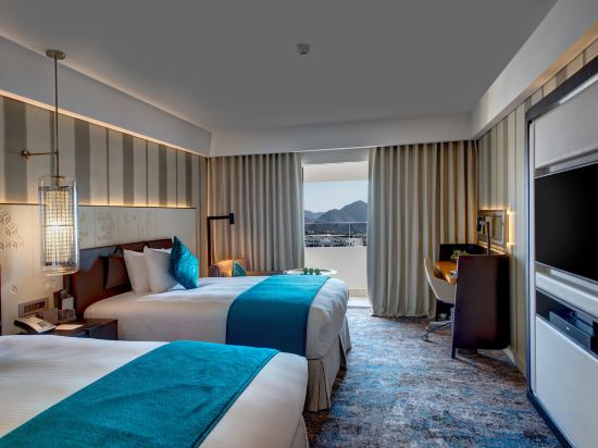 InterContinental MUSCAT Room Type - Queen Room with Two Queen Beds and City View