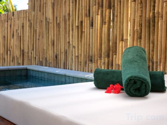 Lomani Island Resort & Spa - Tap to explore photos