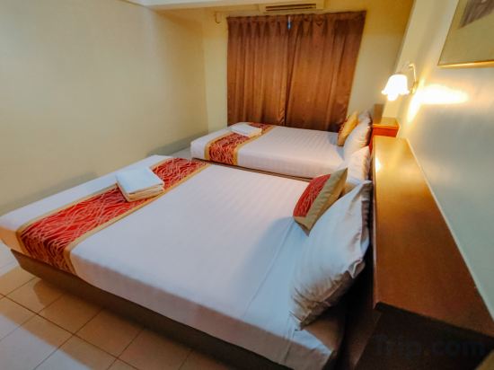Virgo Batik Resort Teluk Batik Lumut Room Type - Standard Room
