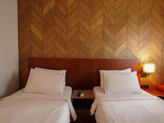 THE Posh Phayathai Room Type - Superior Twin Room