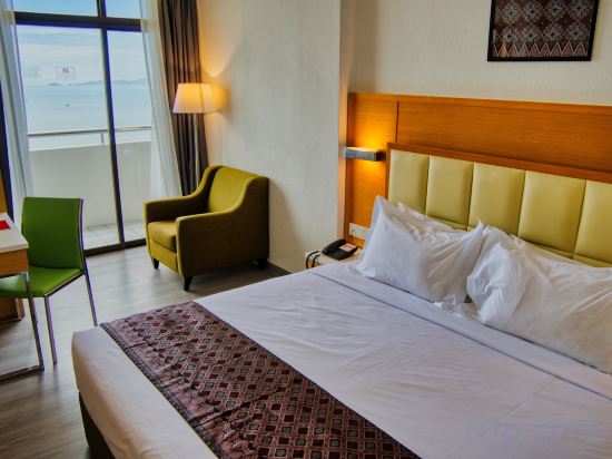 Hotel Sentral Seaview Penang @ Beachfront Room Type - Family Suite with Sea View