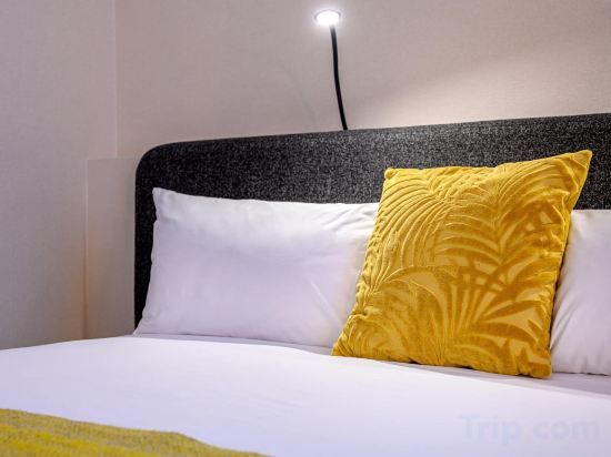 PREMIER SUITES PLUS Antwerp Room Type - Executive Family Studio