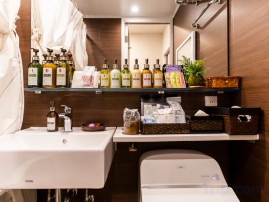Hotel Petit Bali Garden Shin-Okubo - Adults Only - Tap to explore photos