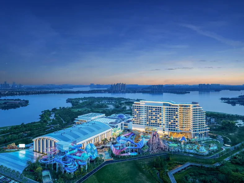 Wuhan Chengjian Senbo Nature Park & Resort Hotel