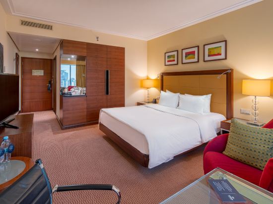 Hilton Warsaw Hotel Room Type - KING EXECUTIVE ROOM
