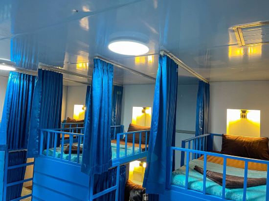 Blue Shore Pavilion Room Type - Bed In 10 Bed Dormitory (Mixed Gender)