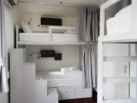 Cacha bed Room Type - Deluxe Triple Room