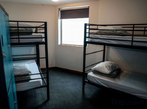 Nomads St Kilda - Base Room Type - Bed in 4 Share Ensuite Dorm