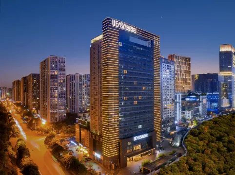 UEASY Hotel (Liuzhou Yaobu Ancient Town The Mixc)