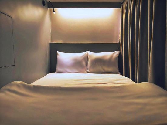 Capzule Bed Phuket Room Type - Bed in 8-Bed Female Dormitory Room