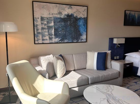 Movenpick Hotel & Apartments Bur Dubai - Tap to explore photos