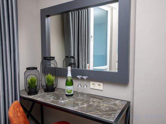Tourist Hotel - Tap to explore photos