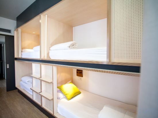 TOC Hostel and Suites Madrid Room Type - Bed in 6-Bed Female Dormitory Room