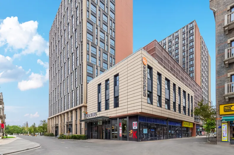 Elong Me Anlai Hotel (Shanghai International Tourism Resort Chongxi Road)