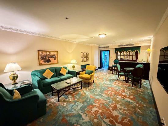 Habitat Hotel All Suites - Jeddah - Tap to explore photos