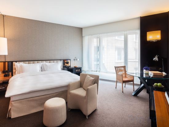 Grand Hyatt Berlin Room Type - Deluxe King Room
