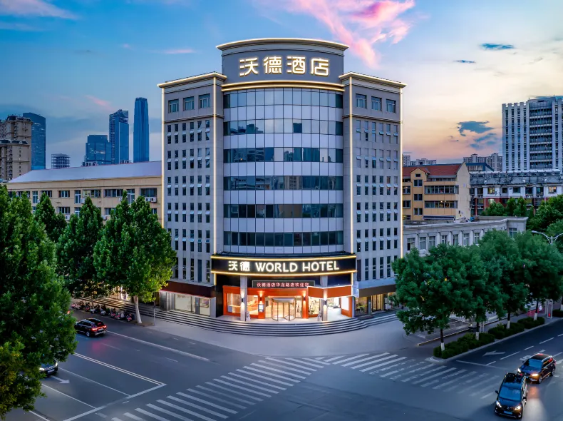 World Hotel (Jinan Erhuan East Road Hualong Road Branch)