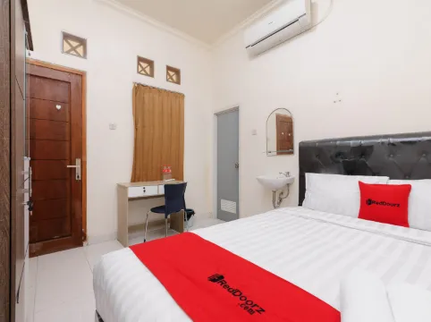 RedDoorz @ Meruya Utara